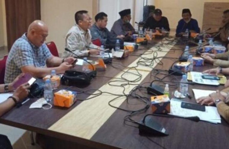 Bahas Jalan Rusak di Kabupaten BU, Komisi III DPRD Provinsi Gelar Rapat Bersama PUPR dan Dishub