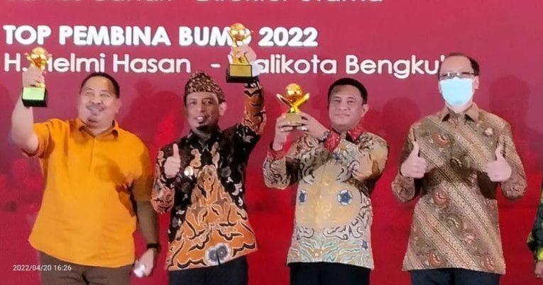 Perumda Tirta Hidayah Sukses Pertahankan Reputasi Di Ajang TOP BUMD Awards